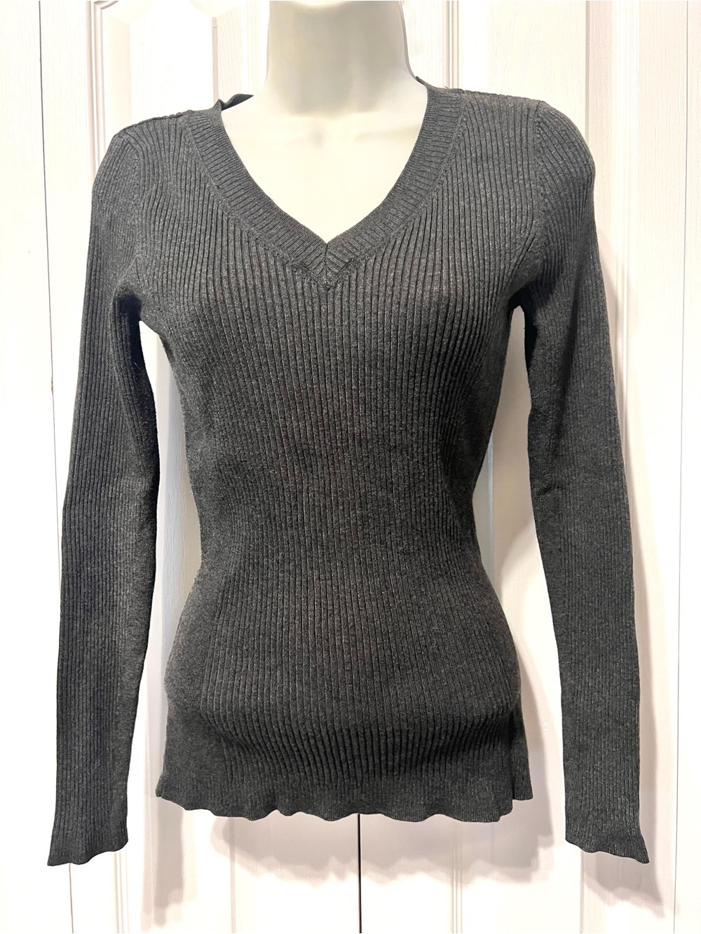 Philosophy Republic Clothes Charcoal Ribbed V-Neck Sweater-Medium-Stretch-Casaul